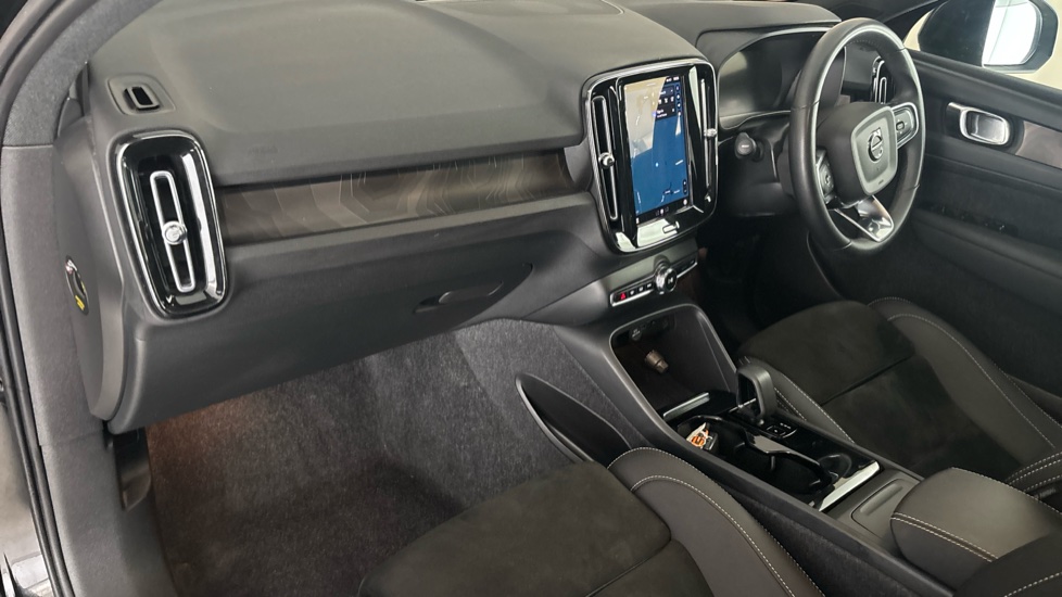 VOLVO C40 Image 10