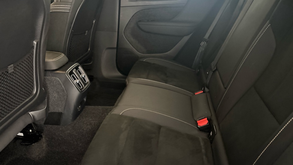 VOLVO C40 Image 14