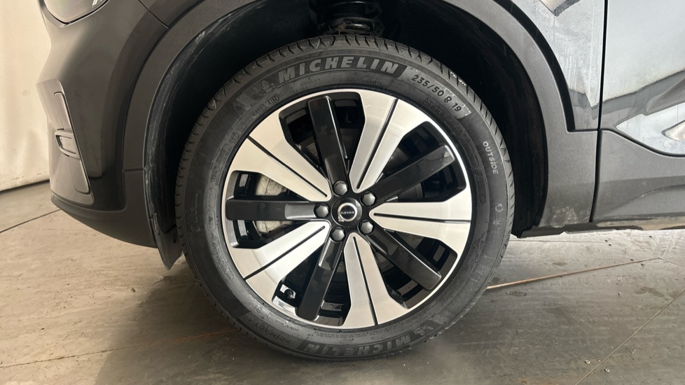 VOLVO C40 Image 17