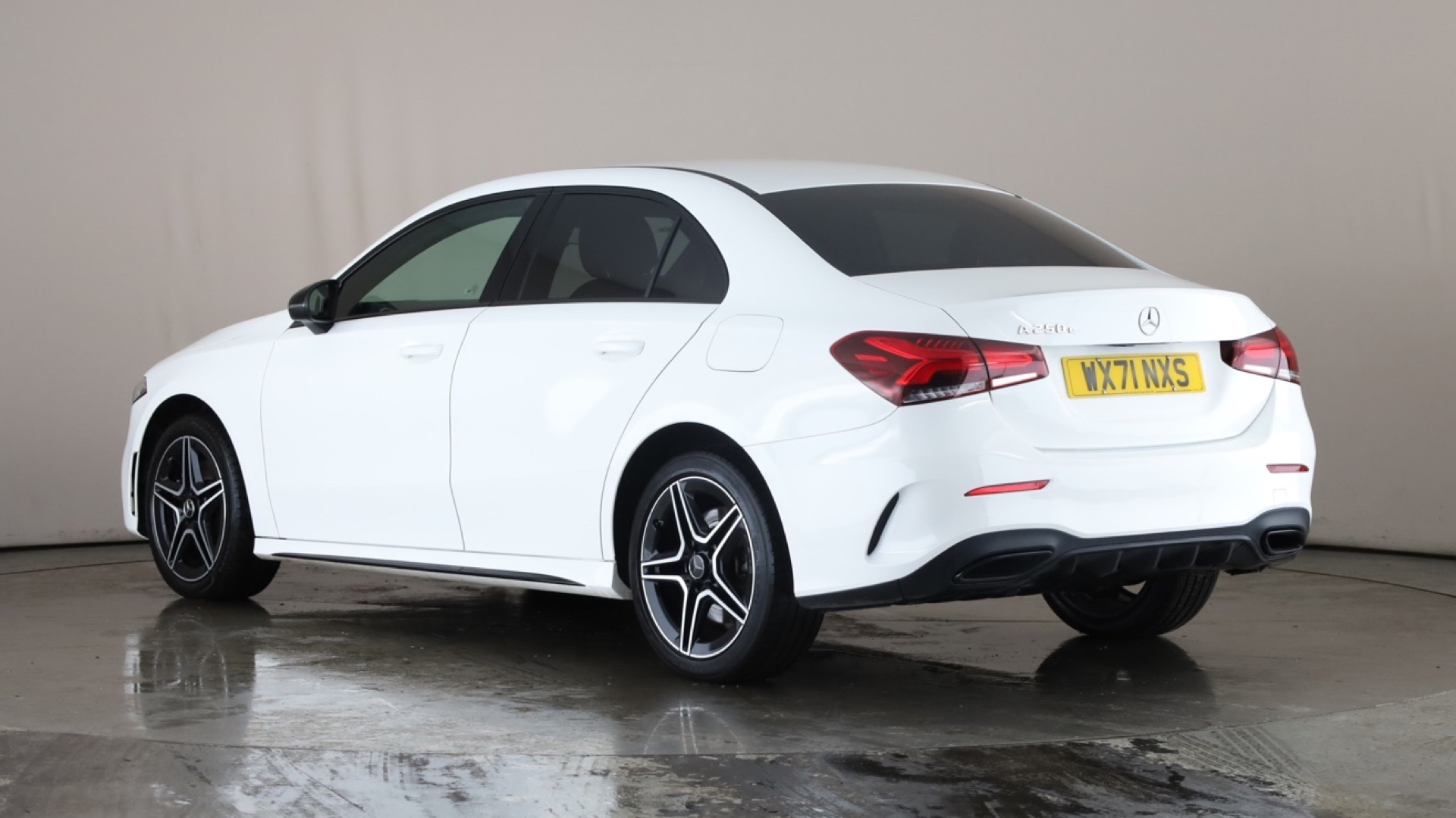 4020647 A250e AMG Line 4dr Auto