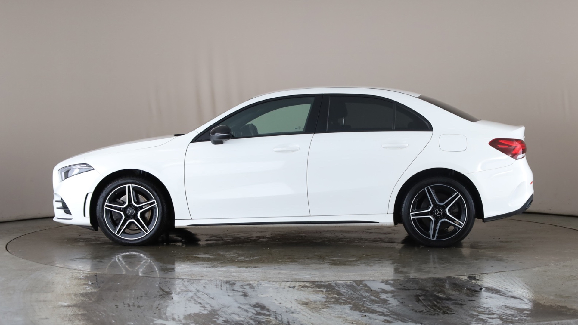 4020647 A250e AMG Line 4dr Auto