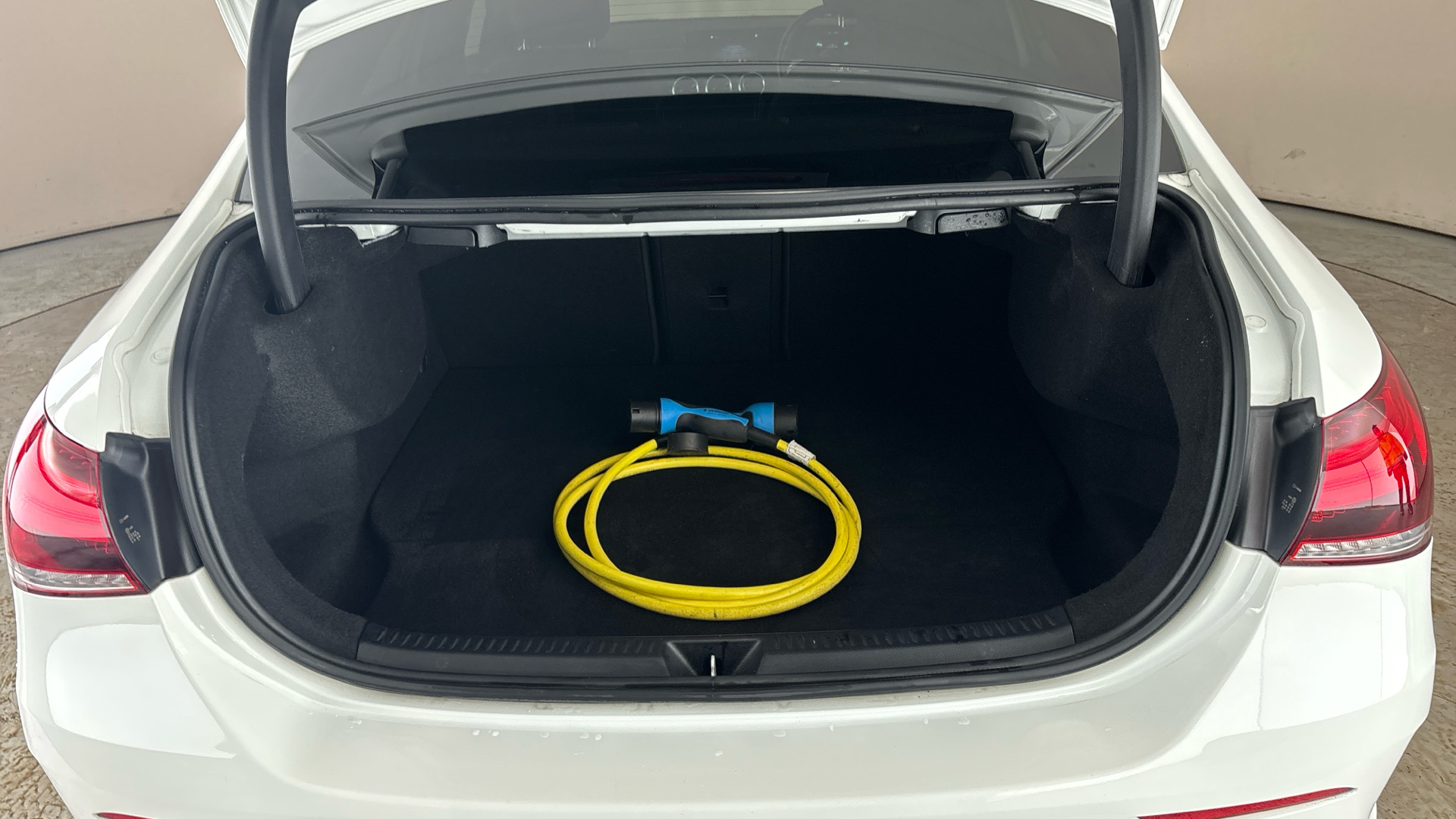 4020647 A250e AMG Line 4dr Auto