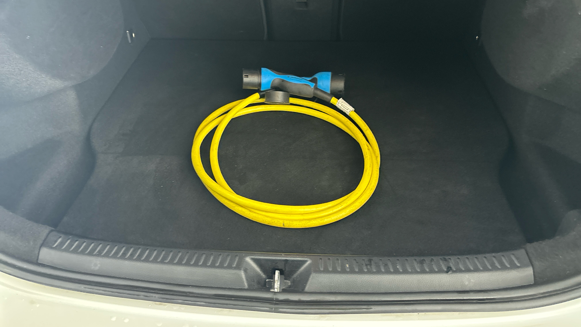 4020647 A250e AMG Line 4dr Auto