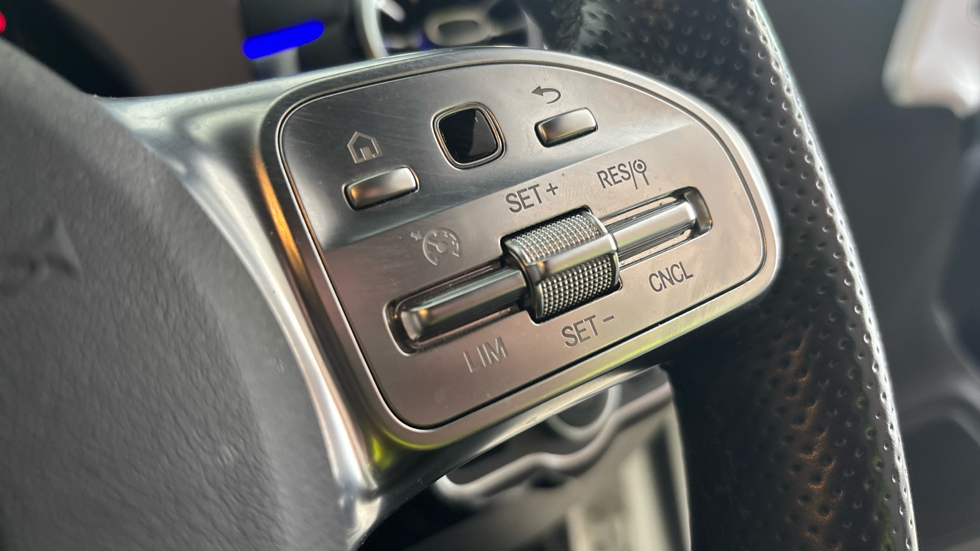 4020647 A250e AMG Line 4dr Auto