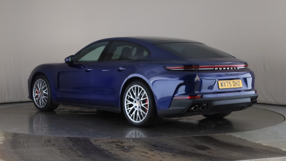 PORSCHE PANAMERA Image 3