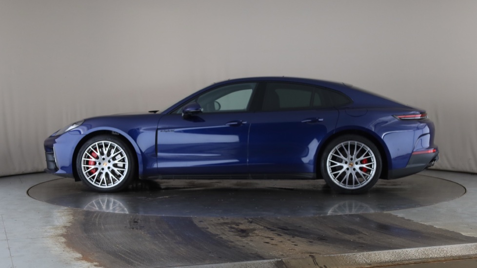 PORSCHE PANAMERA Image 2