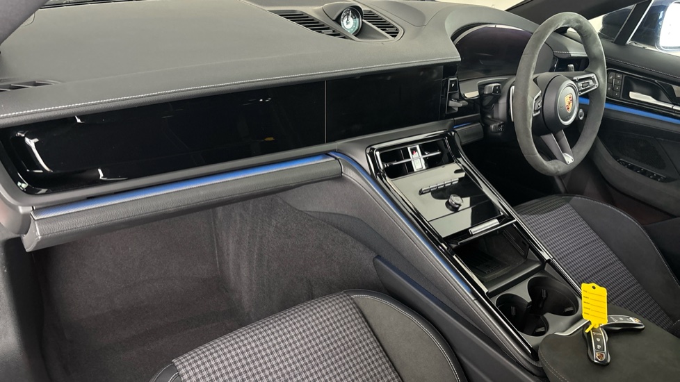 PORSCHE PANAMERA Image 10