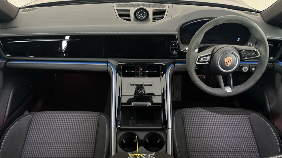 PORSCHE PANAMERA Image 11