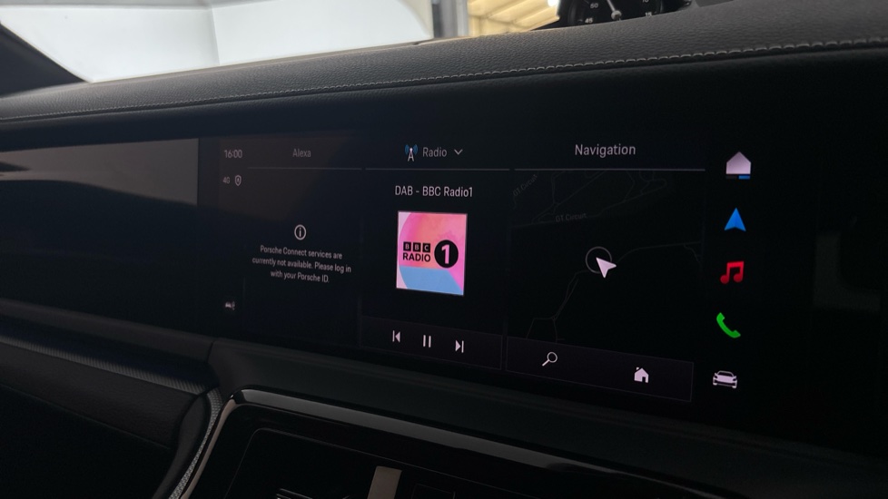 PORSCHE PANAMERA Image 12