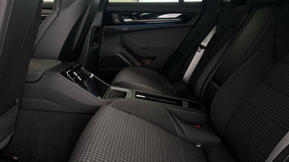 PORSCHE PANAMERA Image 14