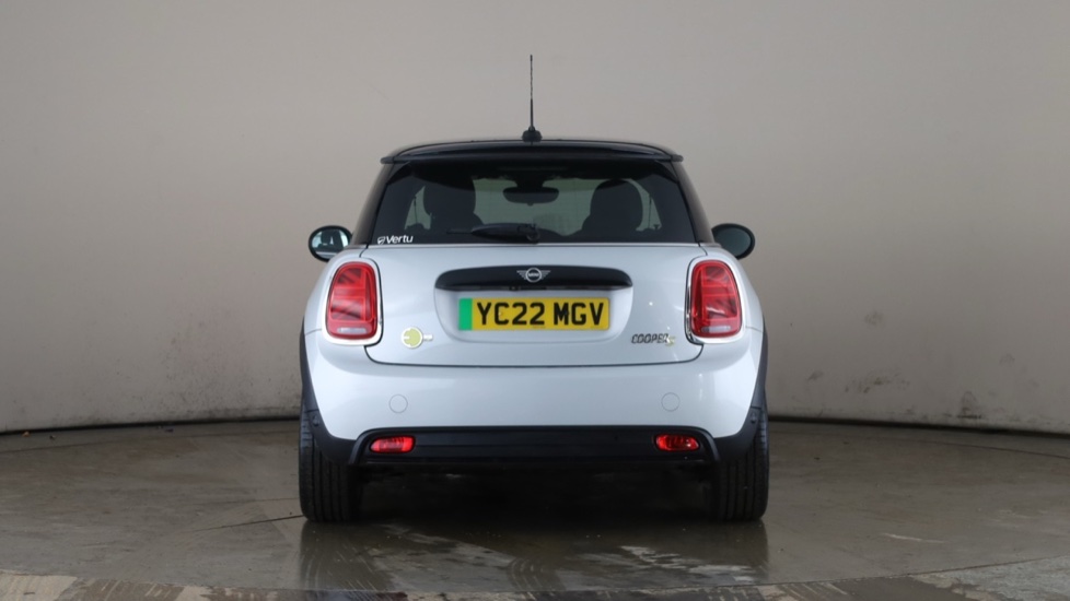 MINI HATCHBACK Image 4