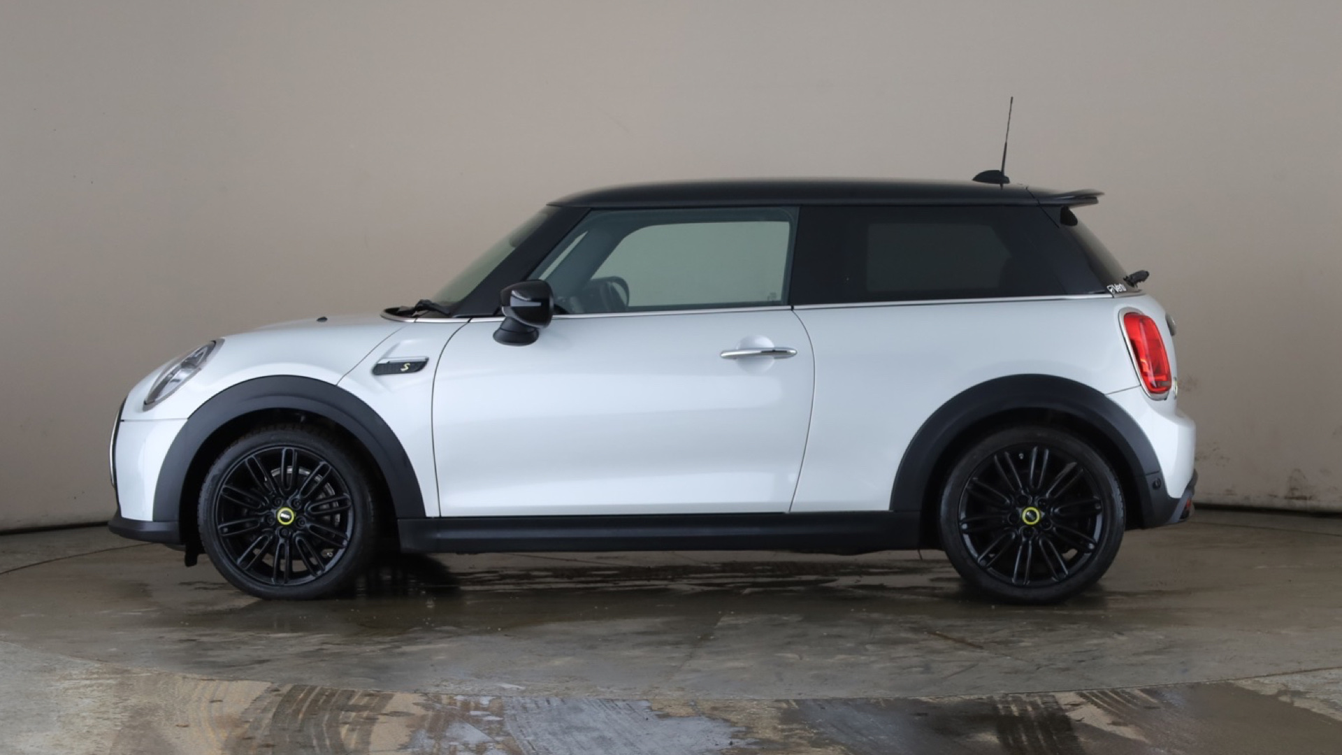 4070251 135kW Cooper S Level 2 33kWh 3dr Auto
