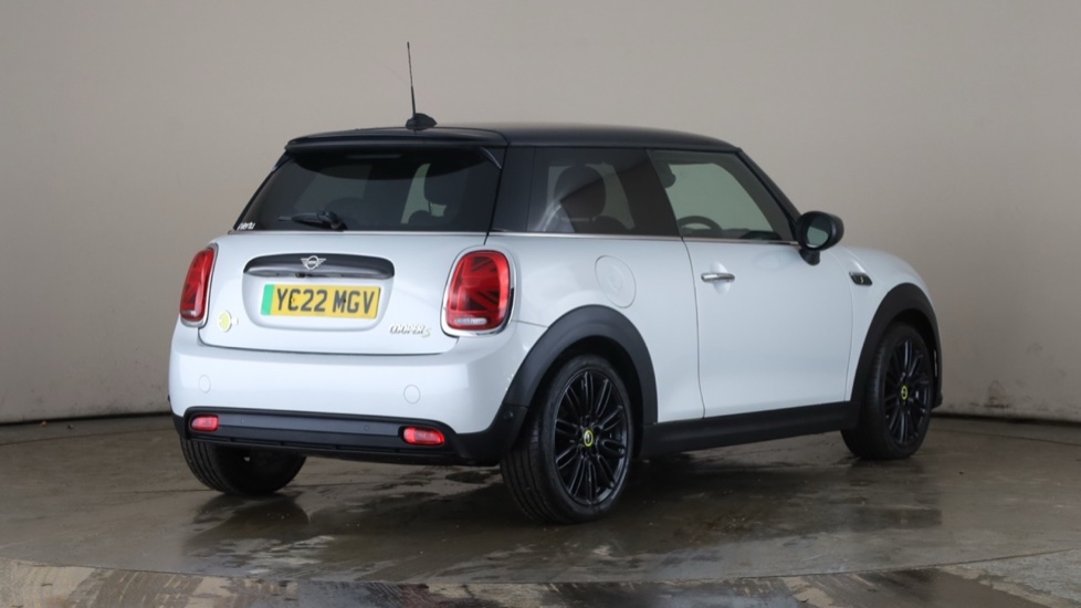 MINI HATCHBACK Image 5