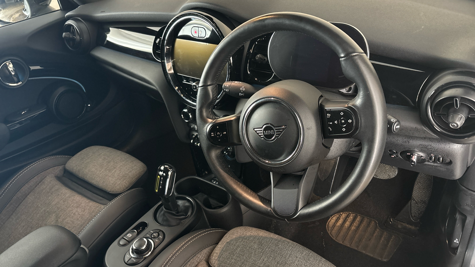 4070251 135kW Cooper S Level 2 33kWh 3dr Auto