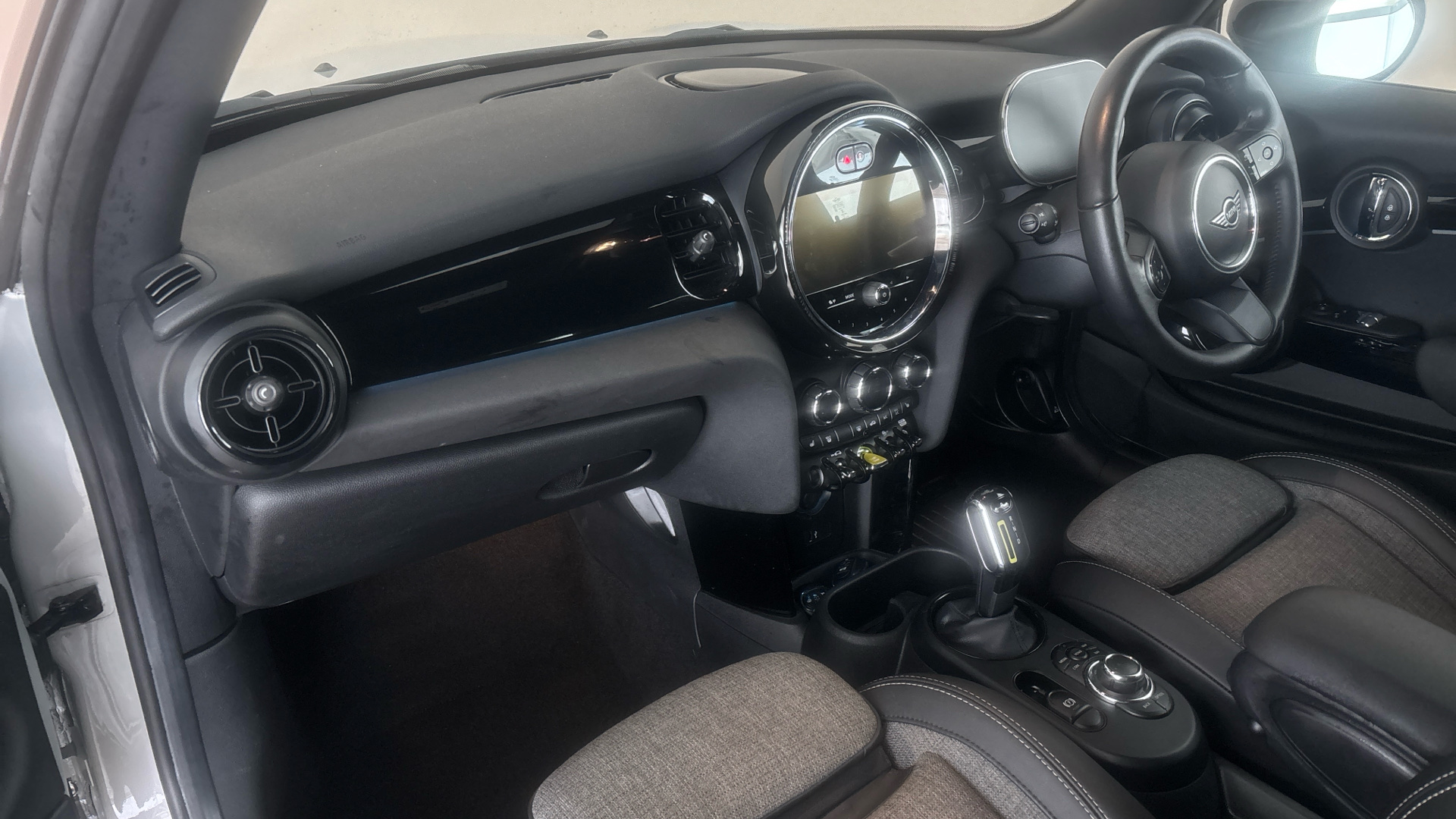 4070251 135kW Cooper S Level 2 33kWh 3dr Auto