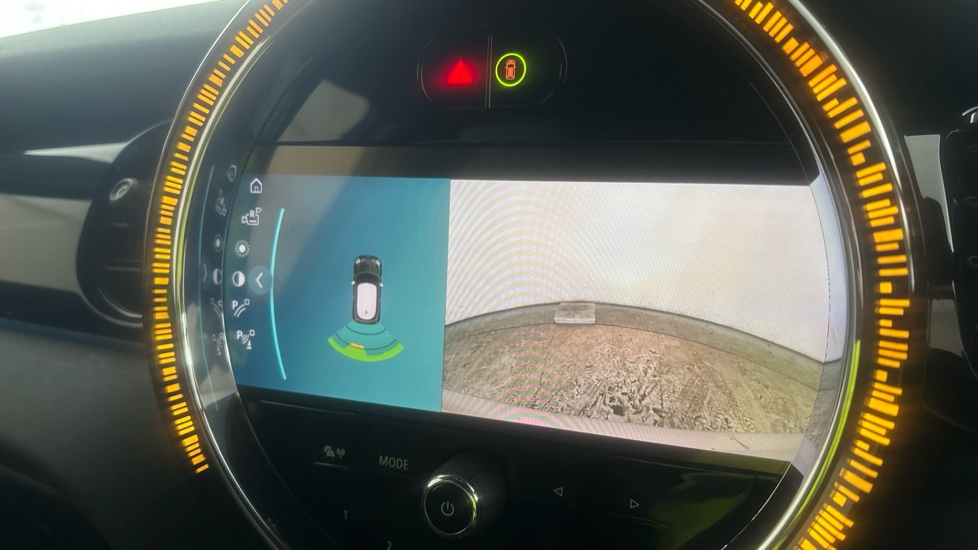 MINI HATCHBACK reverse camera