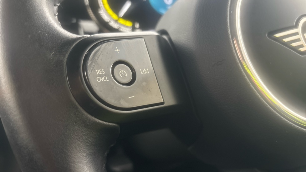 MINI HATCHBACK cruise control