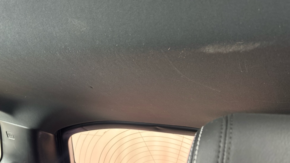 LAND ROVER DISCOVERY SPORT Scuff and stain