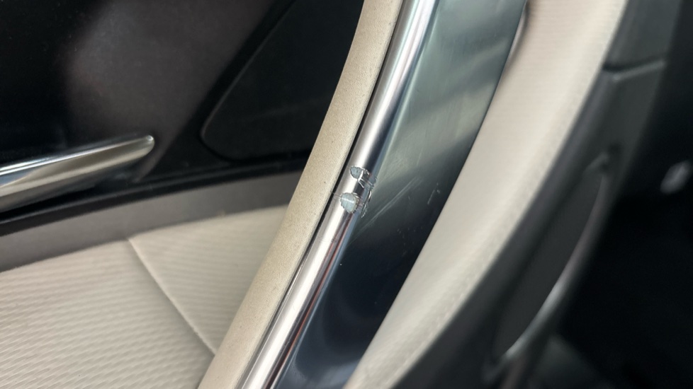 LAND ROVER DISCOVERY SPORT Worn