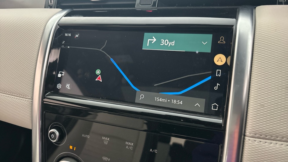 LAND ROVER DISCOVERY SPORT Image 12