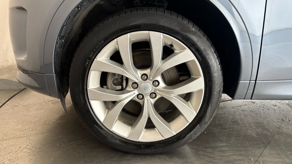 LAND ROVER DISCOVERY SPORT Image 17