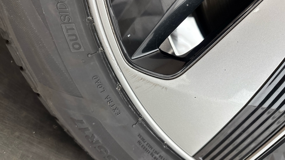 MG ZS scuff