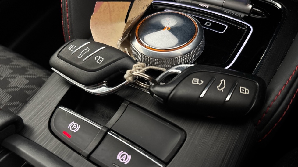 MG ZS 2 keys
