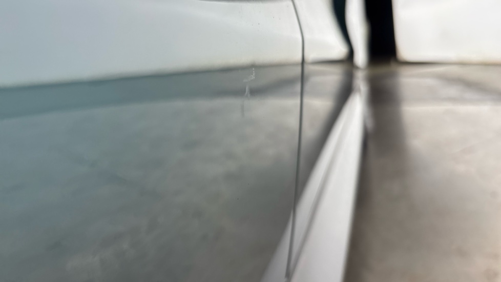 LAND ROVER RANGE ROVER SPORT Dent
