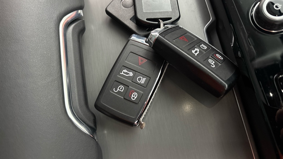 LAND ROVER RANGE ROVER SPORT 2 keys