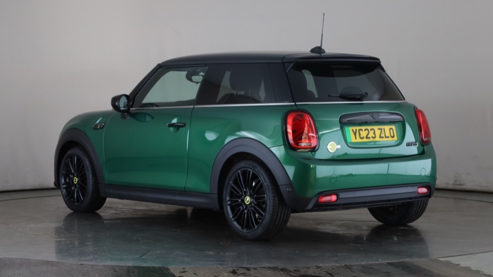 MINI HATCHBACK Image 3