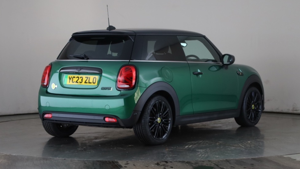MINI HATCHBACK Image 5
