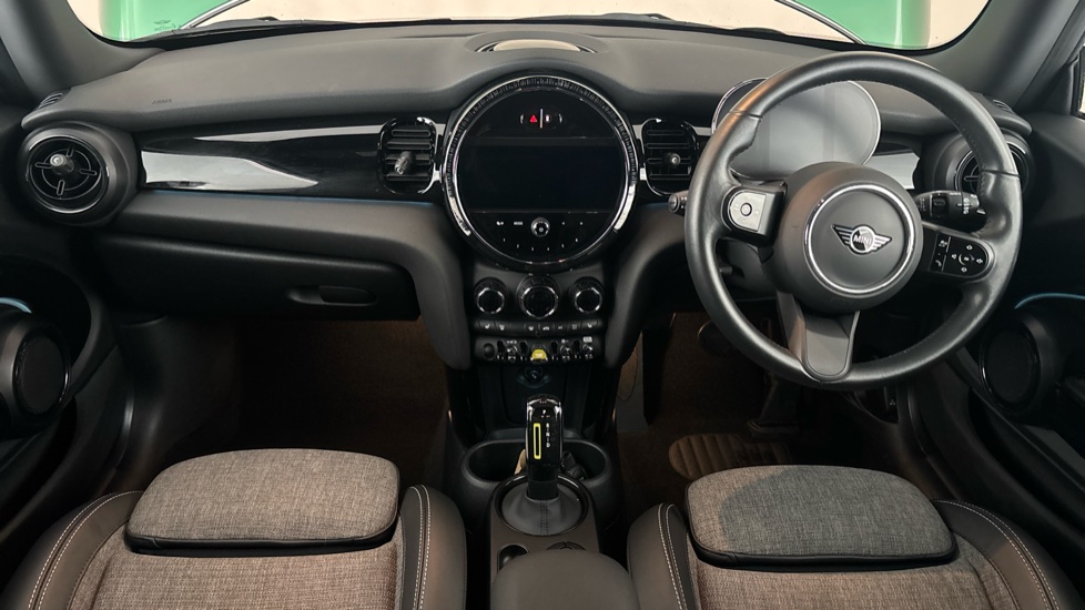 MINI HATCHBACK Image 11