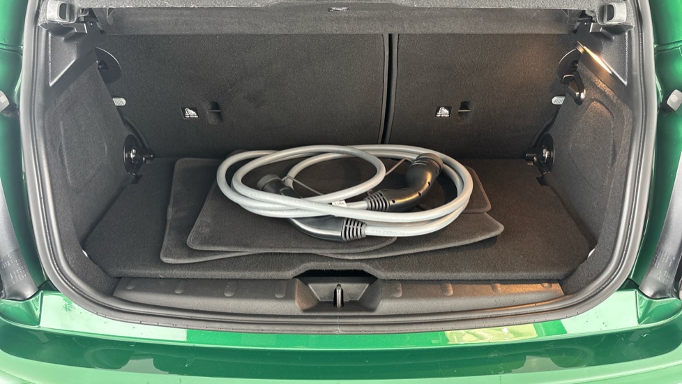 MINI HATCHBACK Image 15