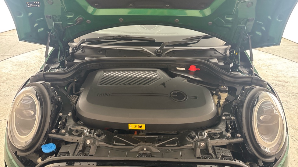 MINI HATCHBACK Image 16