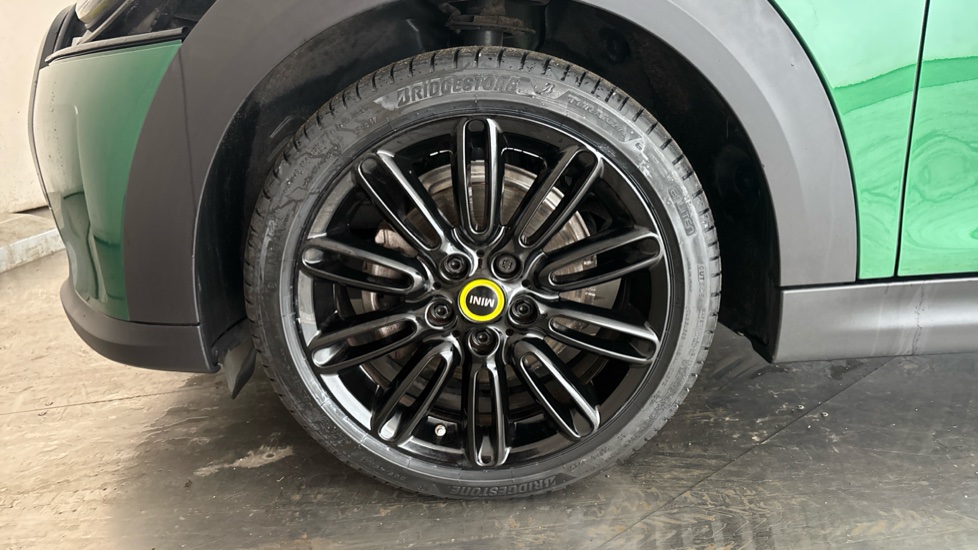 MINI HATCHBACK Image 17