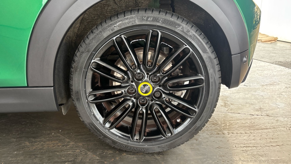 MINI HATCHBACK Image 18