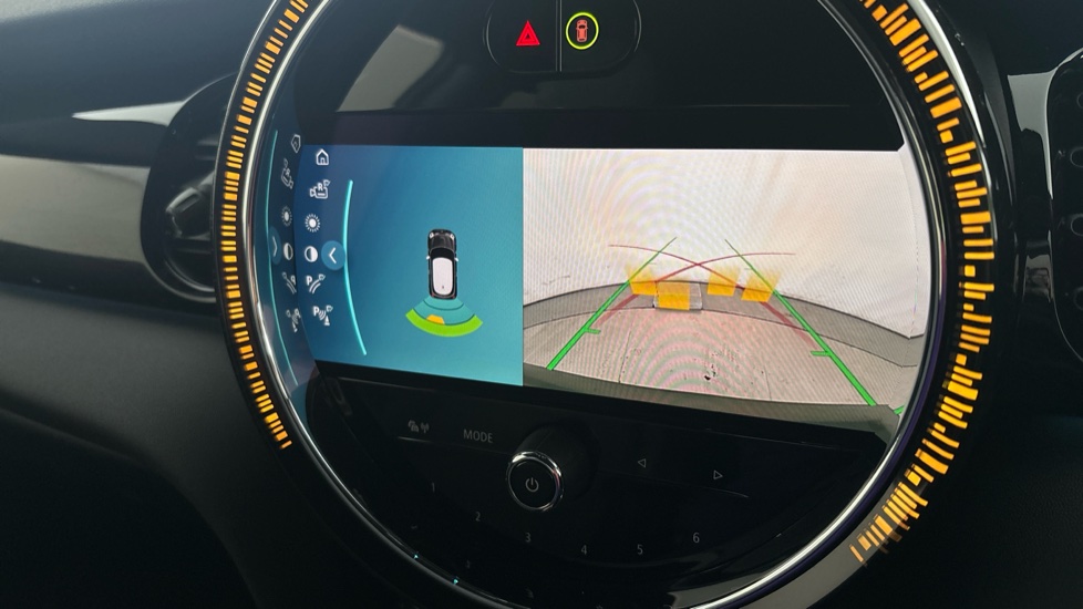 MINI HATCHBACK reverse camera