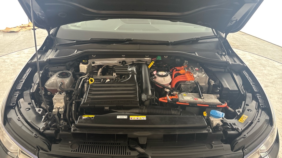 VOLKSWAGEN GOLF Image 16