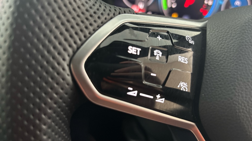 VOLKSWAGEN GOLF cruise control