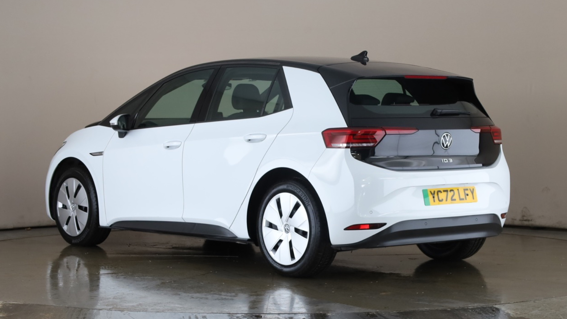 4020821 150kW Life Pro Performance 58kWh 5dr Auto