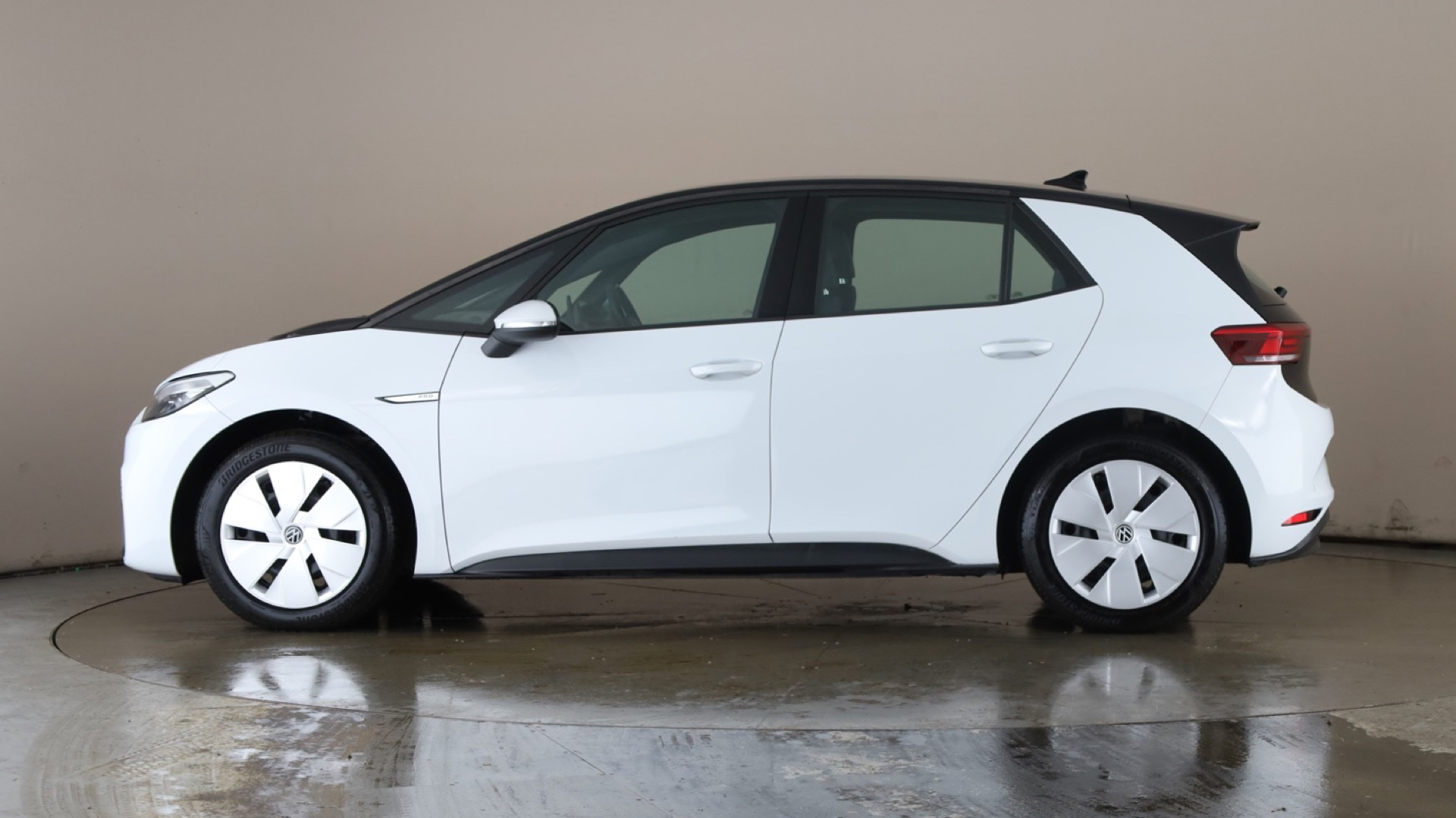 4020821 150kW Life Pro Performance 58kWh 5dr Auto