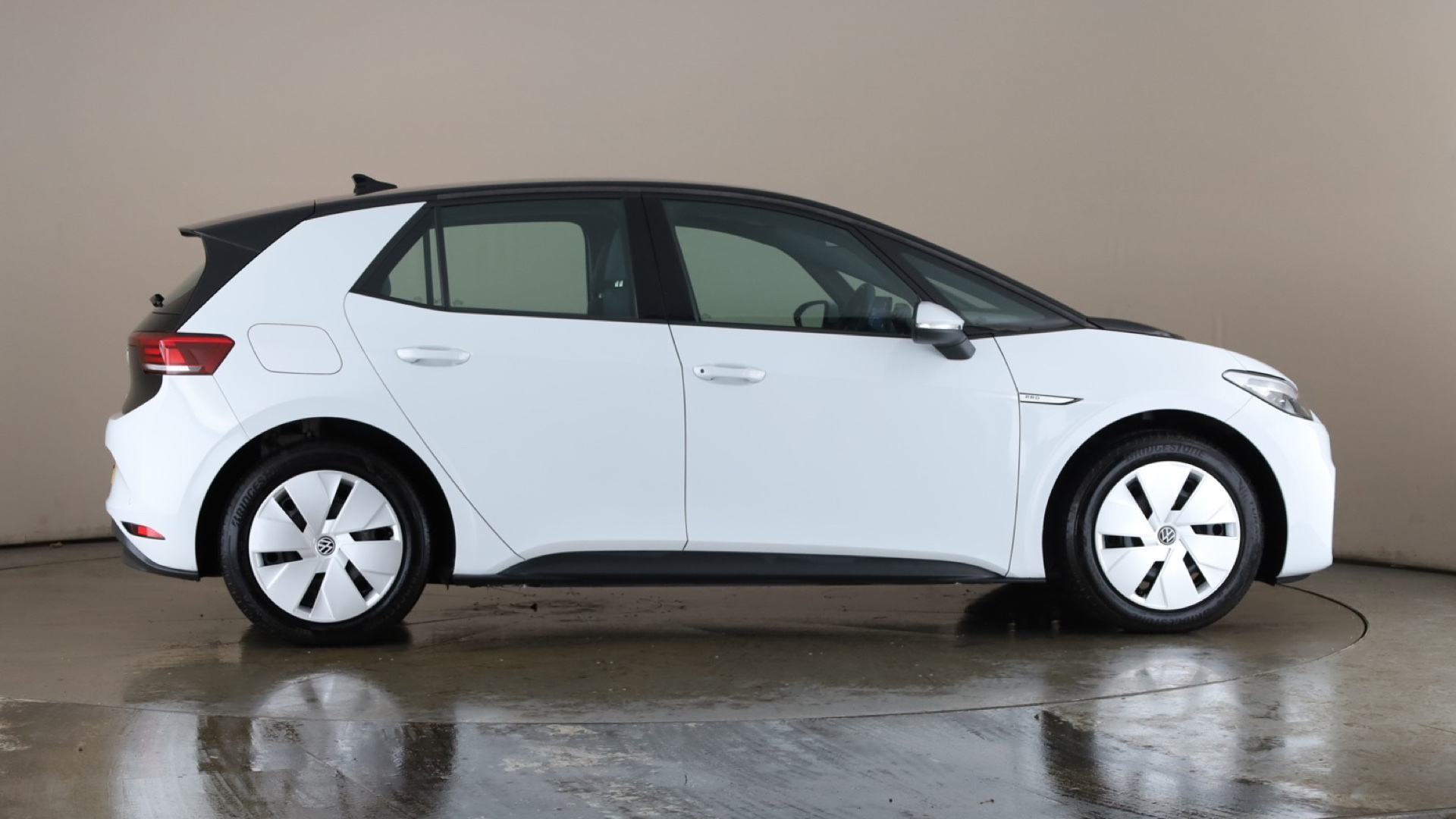 4020821 150kW Life Pro Performance 58kWh 5dr Auto