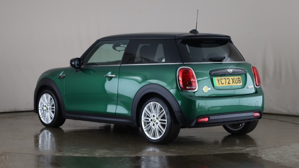 MINI HATCHBACK Image 3