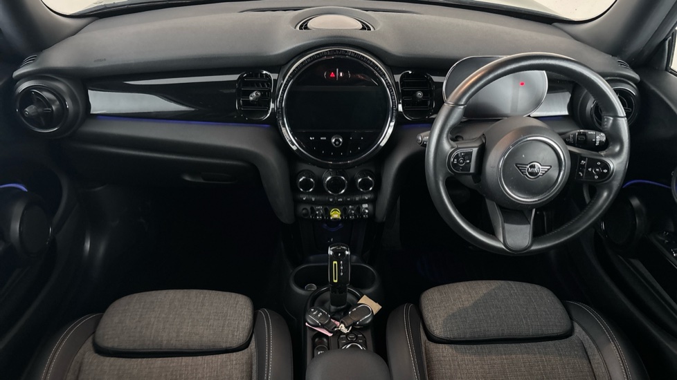 MINI HATCHBACK Image 11