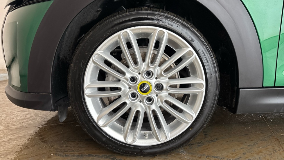 MINI HATCHBACK Image 17