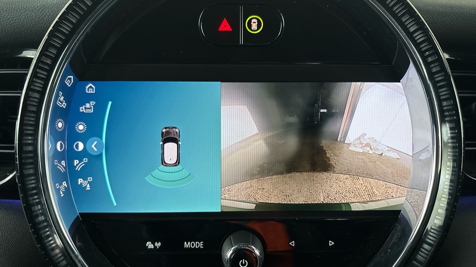MINI HATCHBACK Reverse camera