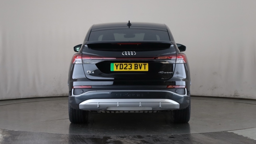 AUDI Q4 Image 4