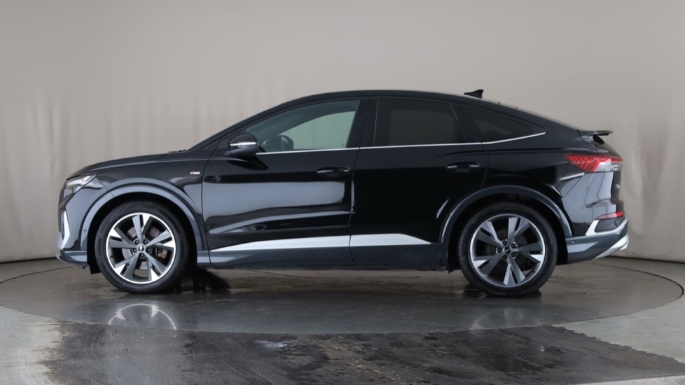 AUDI Q4 Image 2