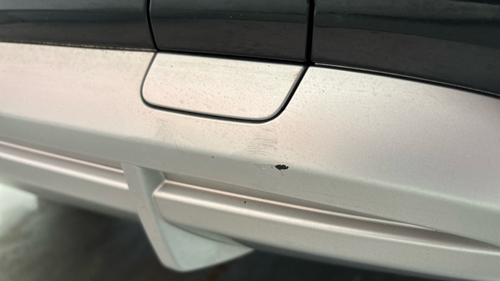 AUDI Q4 Scuff