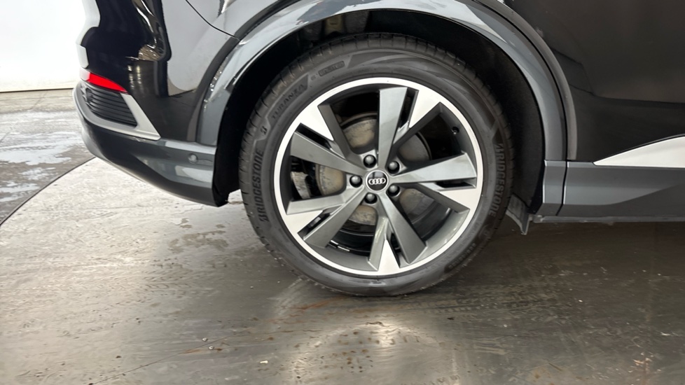 AUDI Q4 Image 19
